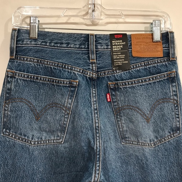 NWT Levi’s Women’s Wedgie Straight Fit Jeans Size 26 - Picture 9 of 14